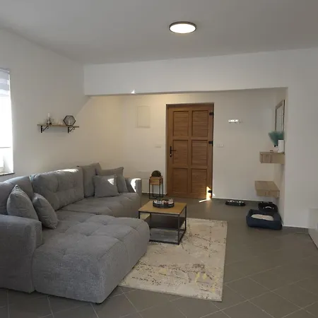 Elani Apartman *